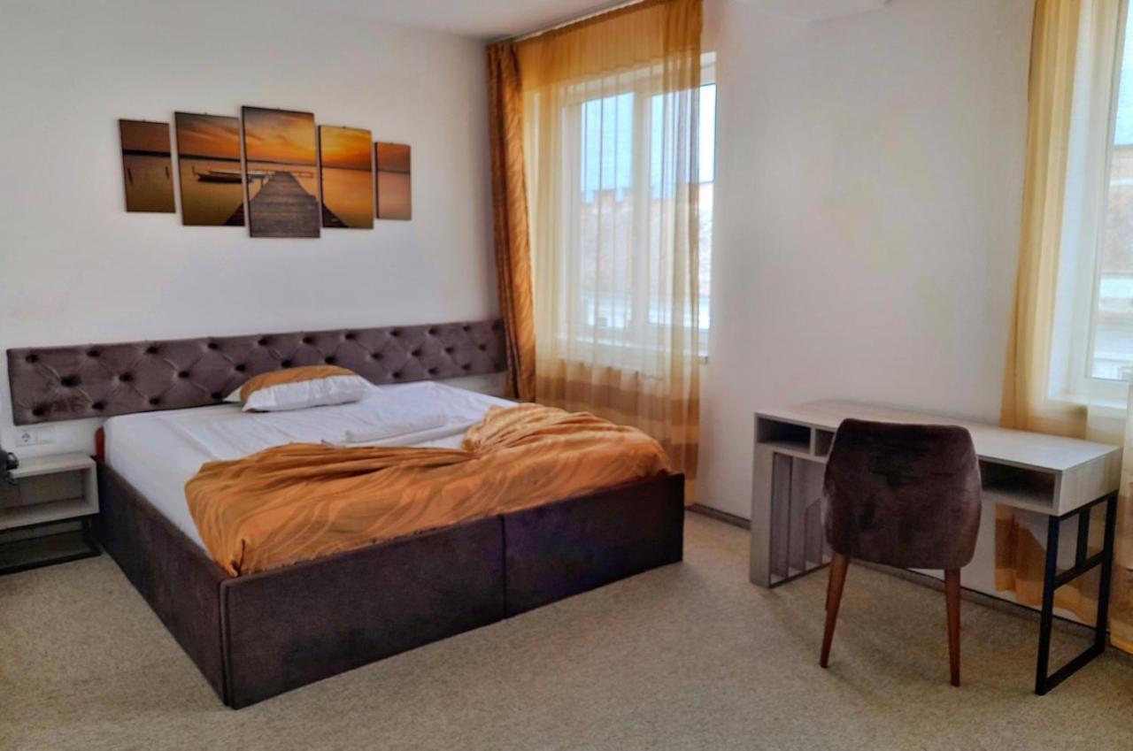 Hotel Alexis Cluj-Napoca Esterno foto