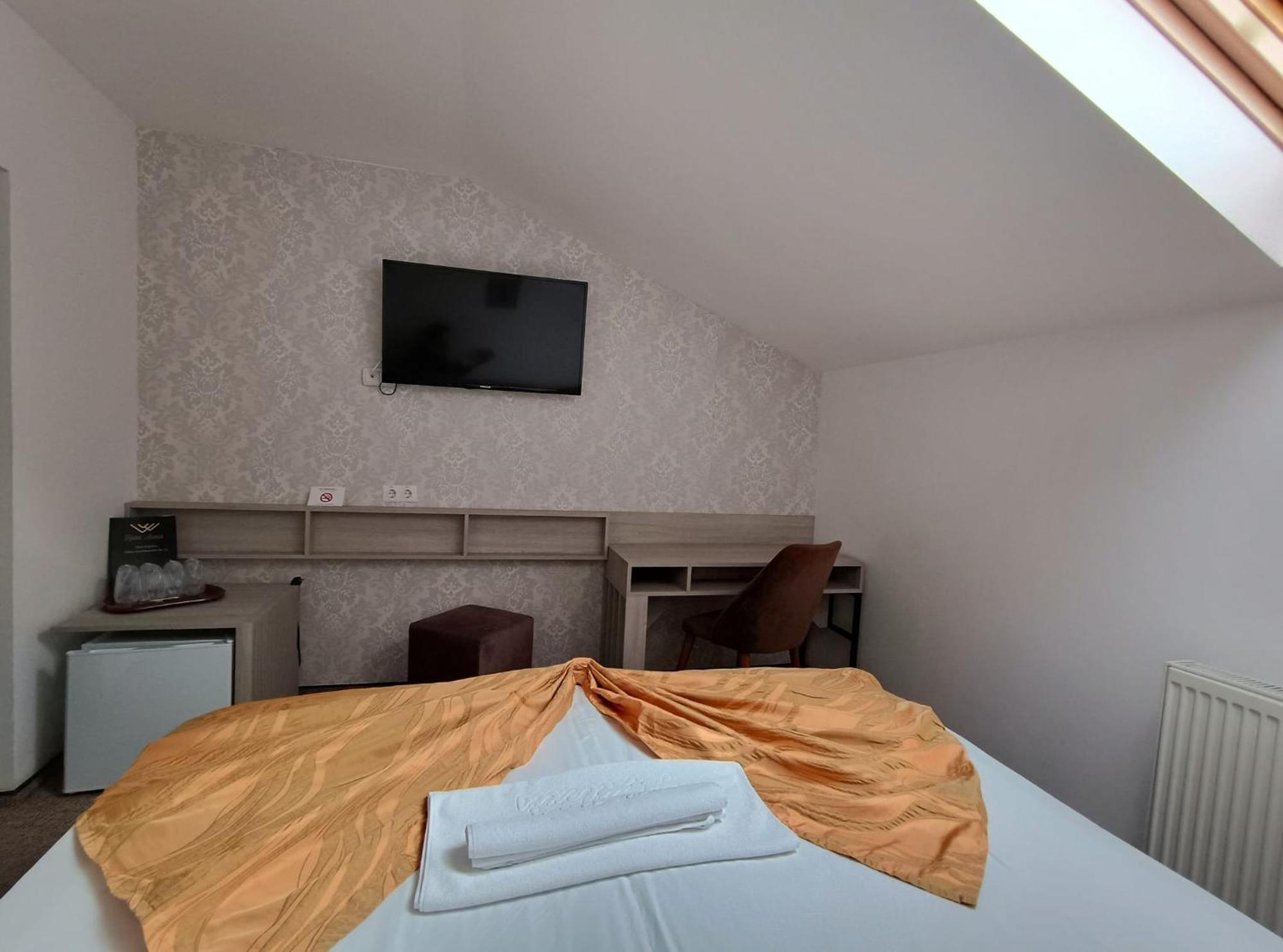 Hotel Alexis Cluj-Napoca Esterno foto