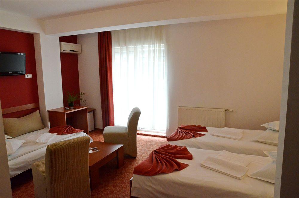 Hotel Alexis Cluj-Napoca Esterno foto