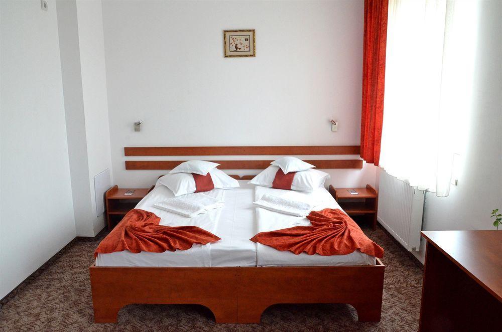 Hotel Alexis Cluj-Napoca Esterno foto